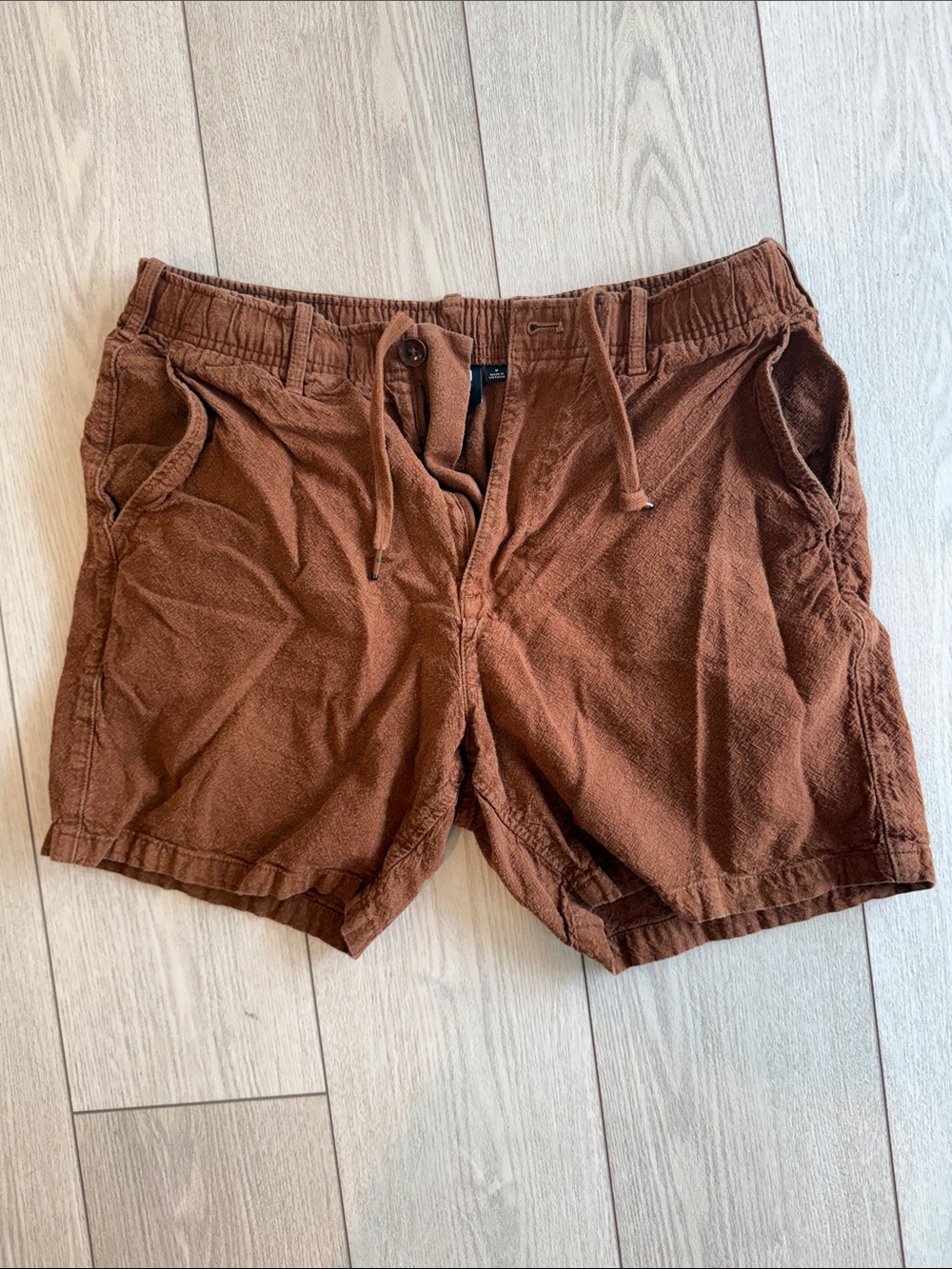 Men's Casual Distressed Drawstring Shorts in Brown